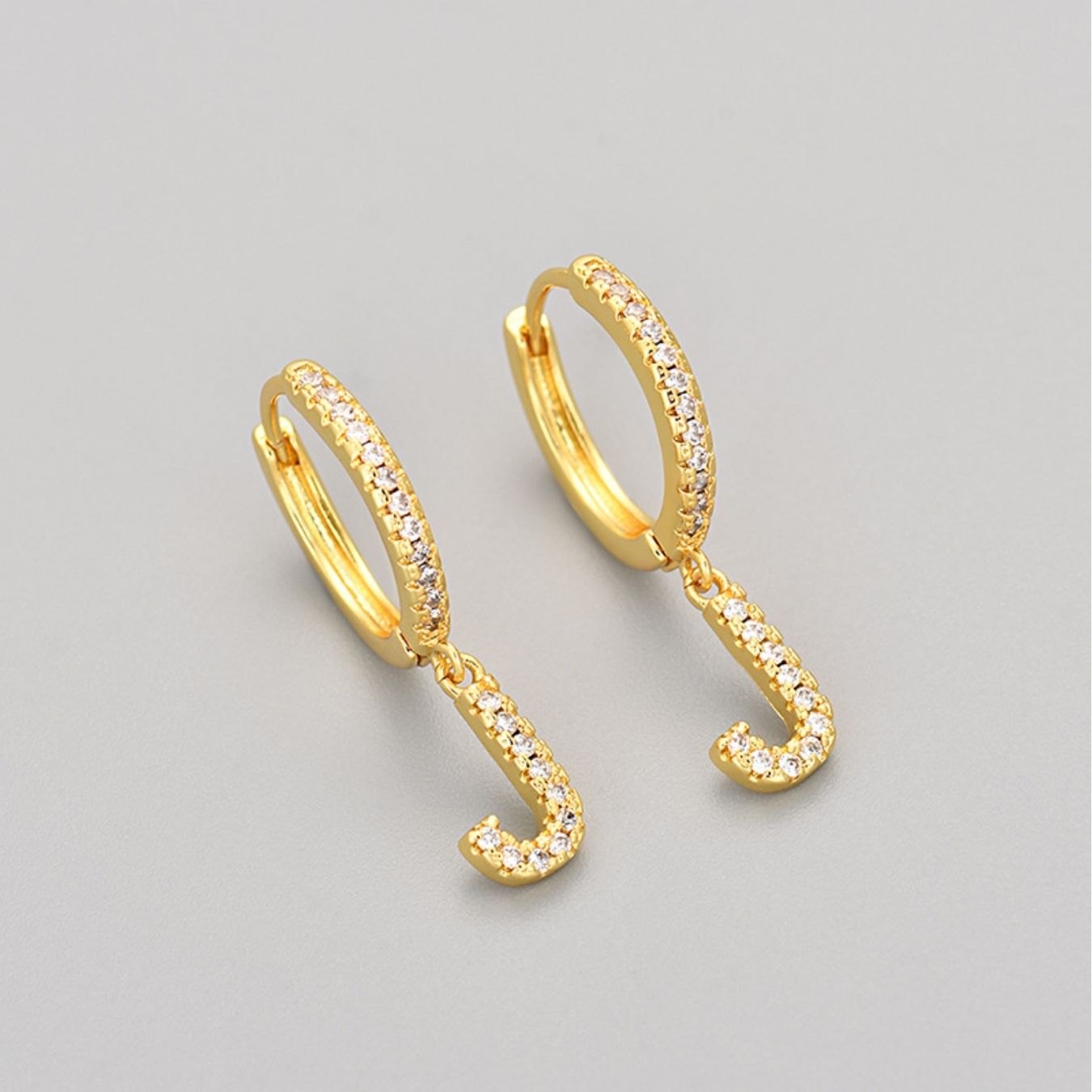 Brincos Initial "Crystal"