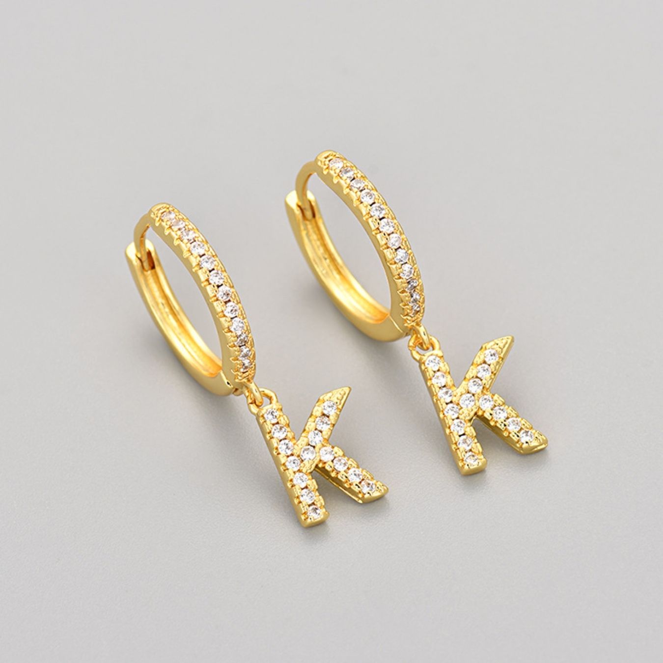 Brincos Initial "Crystal"