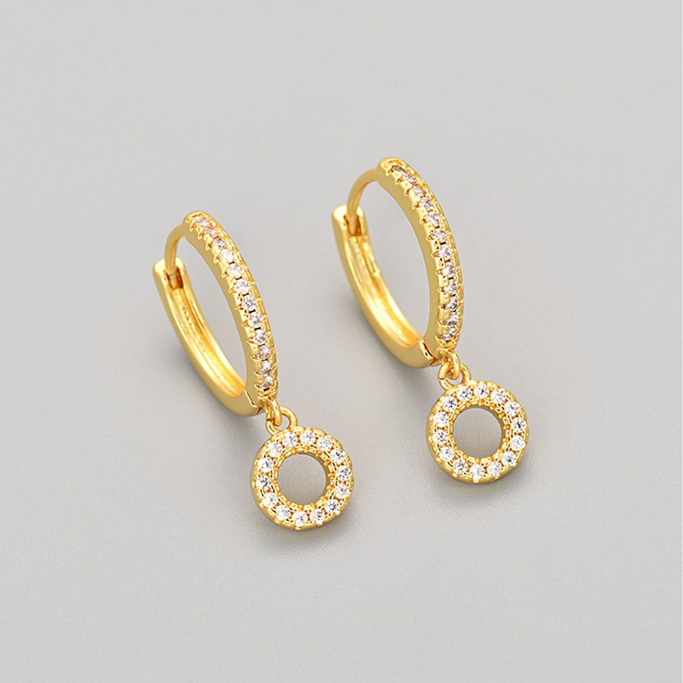 Brincos Initial "Crystal"