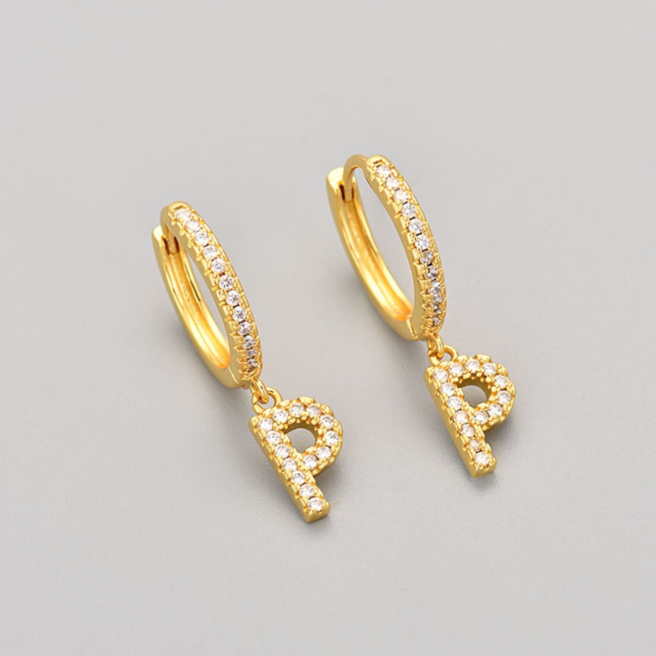 Brincos Initial "Crystal"