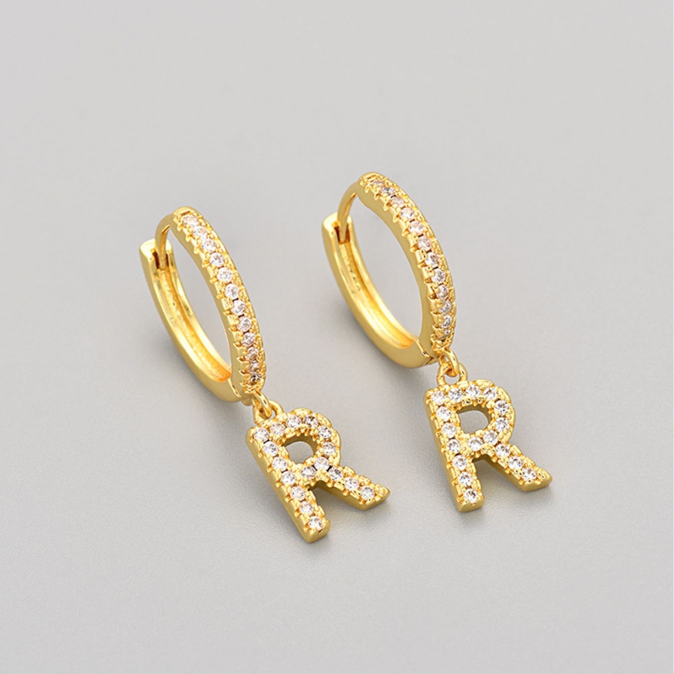 Brincos Initial "Crystal"