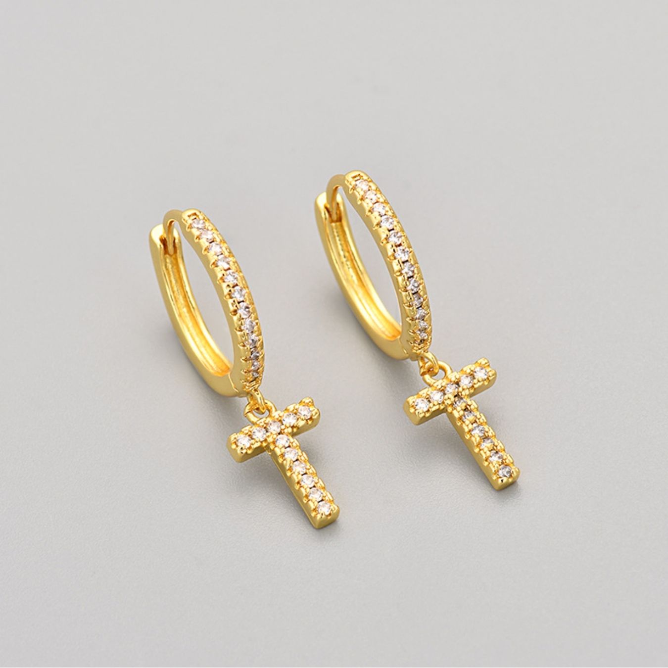 Brincos Initial "Crystal"