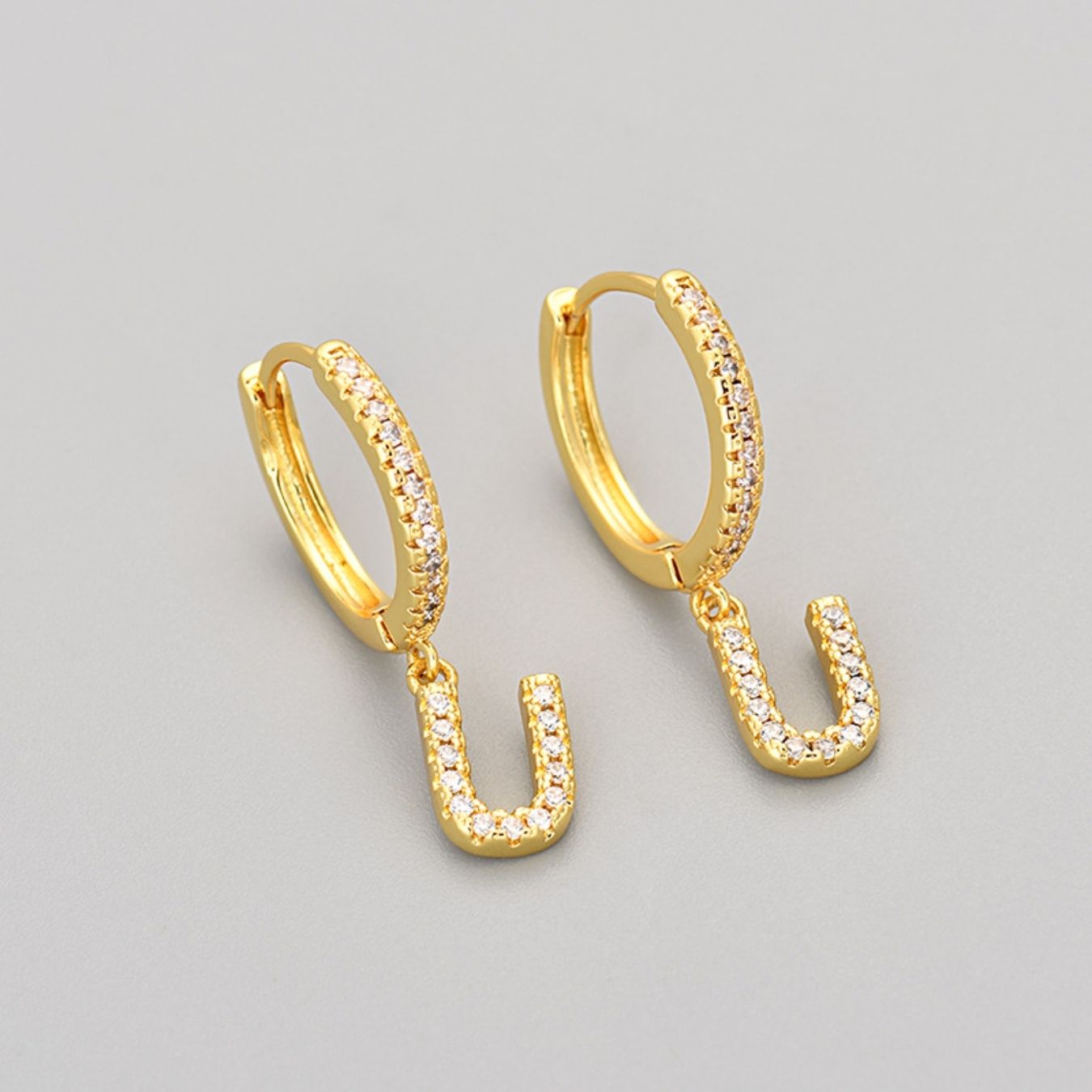 Brincos Initial "Crystal"