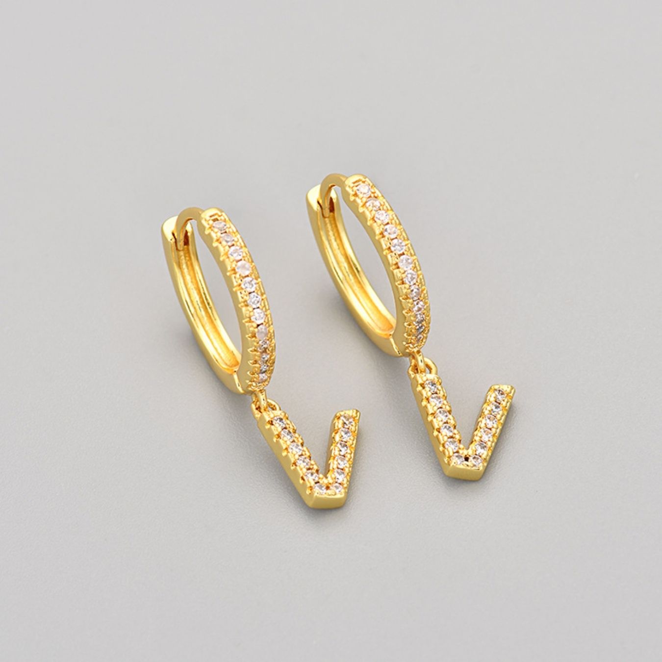 Brincos Initial "Crystal"