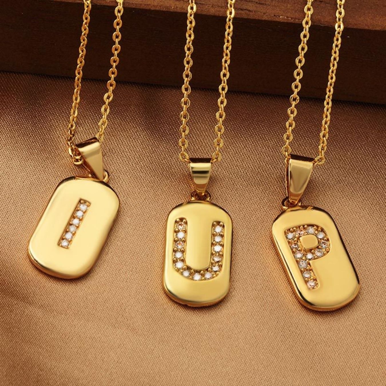 Colar Inicial "Glow Sparkle"