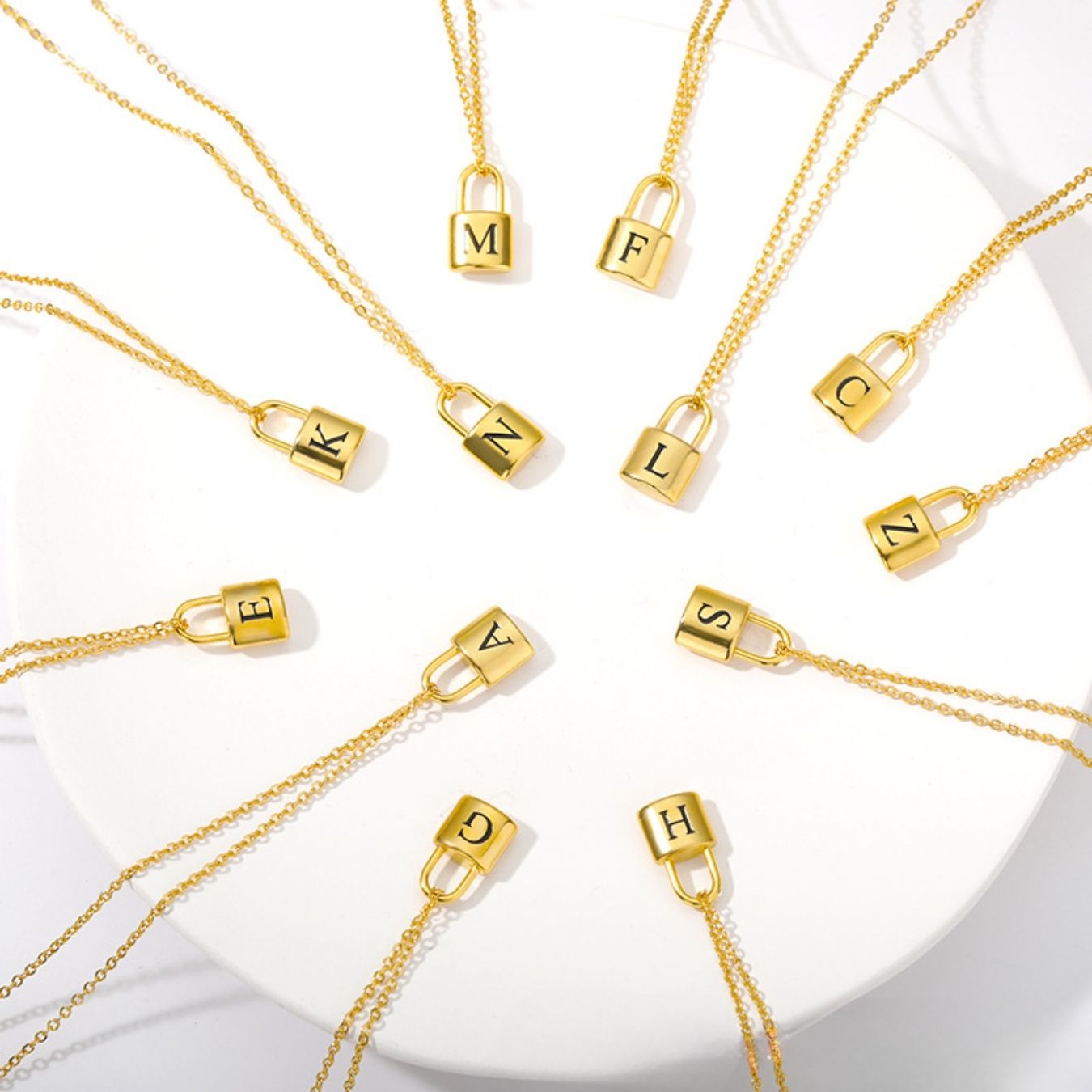 Colar Inicial "Gold Lock"