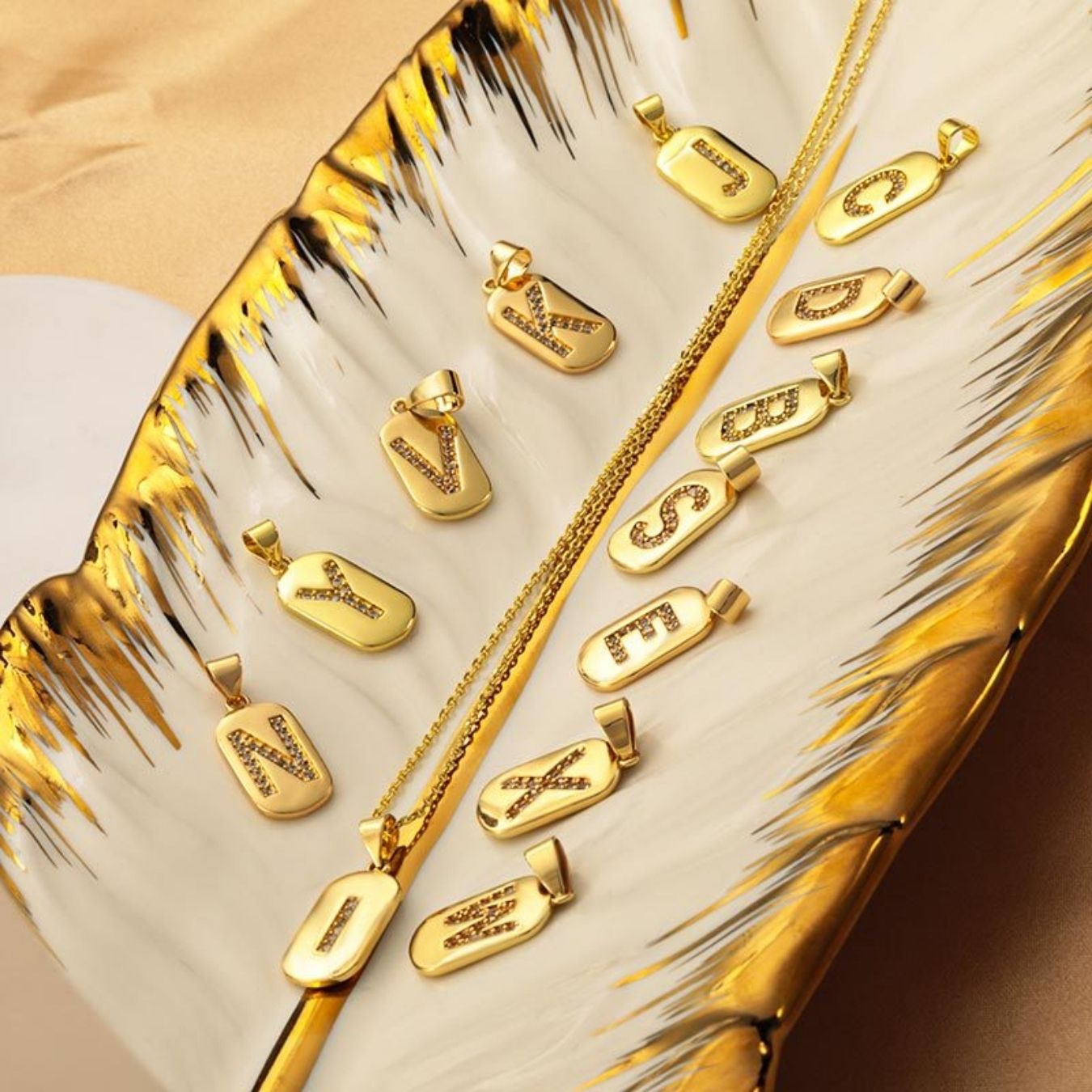 Colar Inicial "Glow Sparkle"