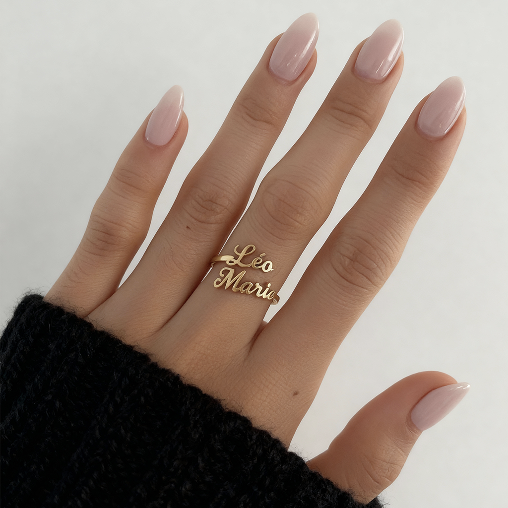 Anel Ajustável com Nome "Double Script"