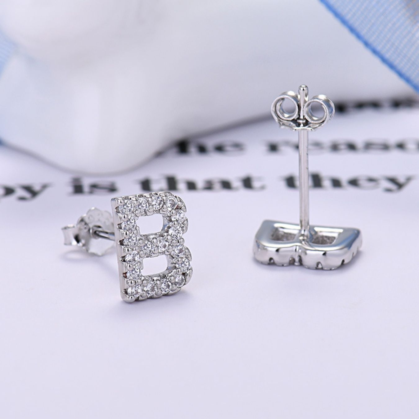 Brincos Iniciais "Identity"