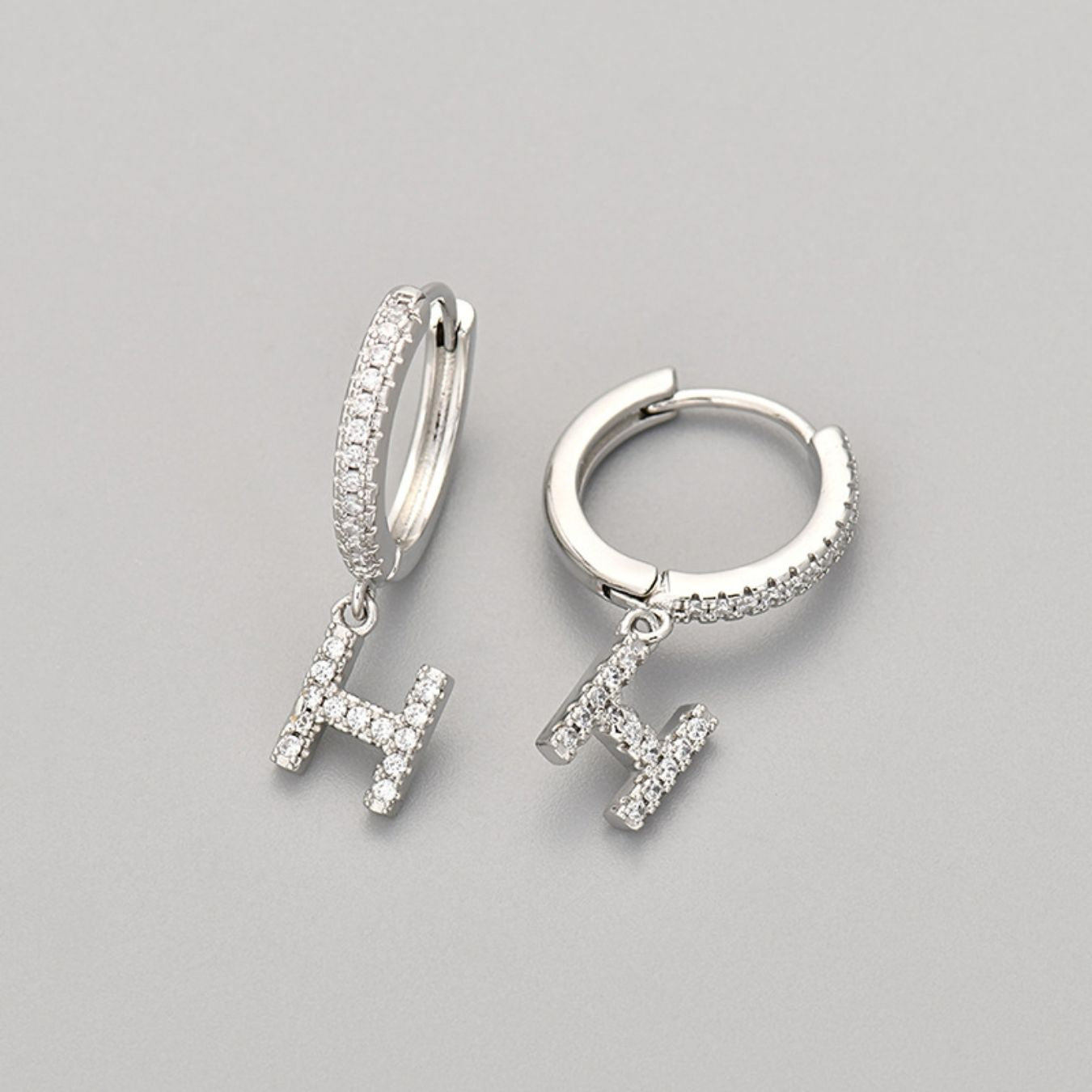 Brincos Initial "Crystal"