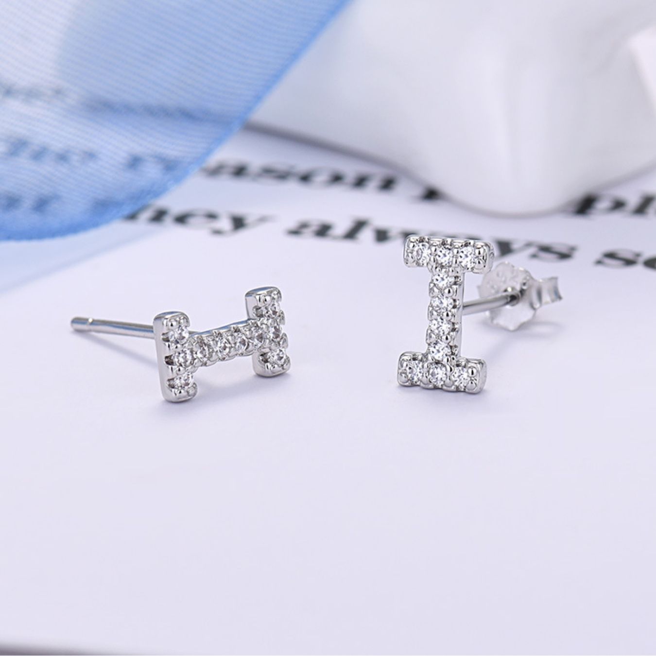 Brincos Iniciais "Identity"