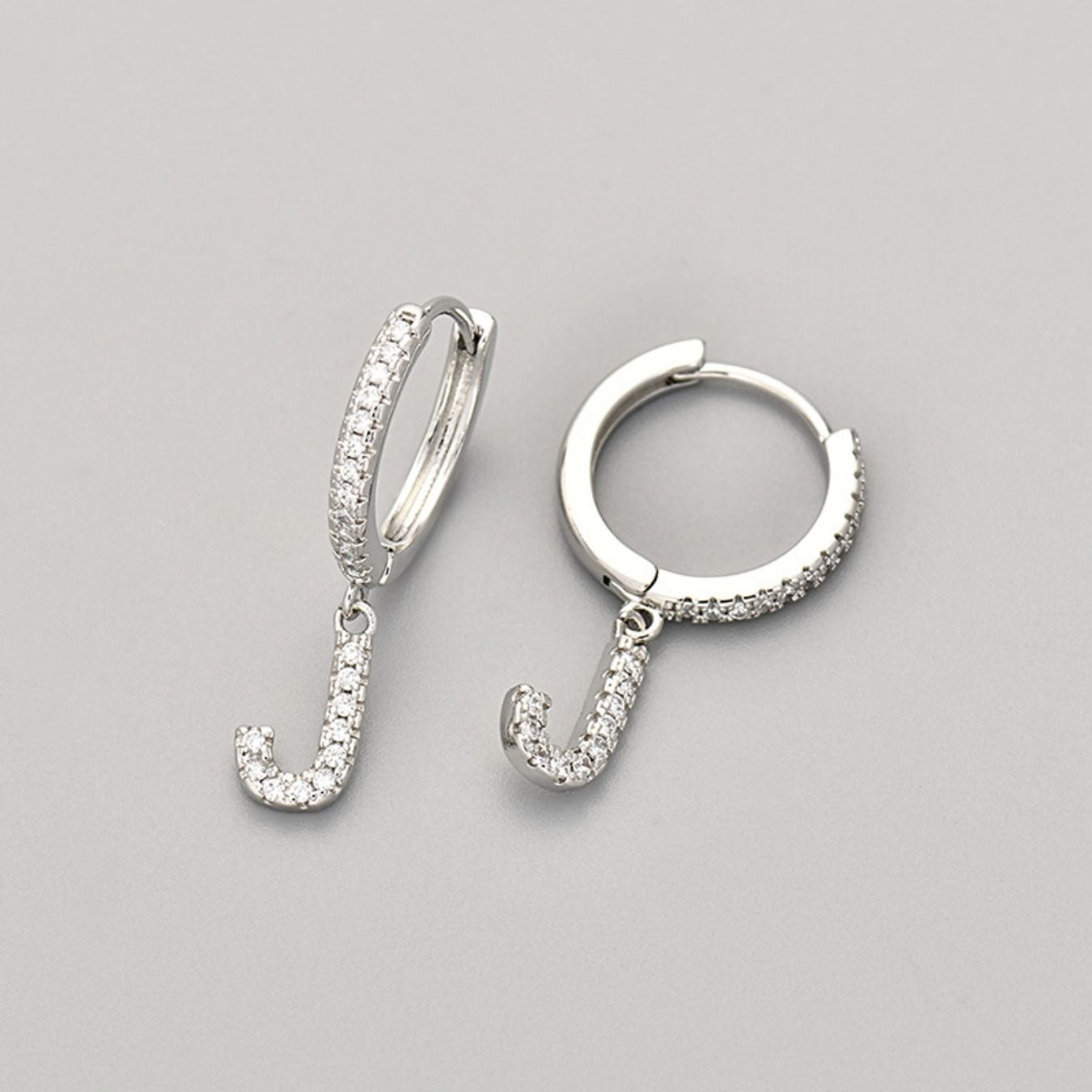 Brincos Initial "Crystal"