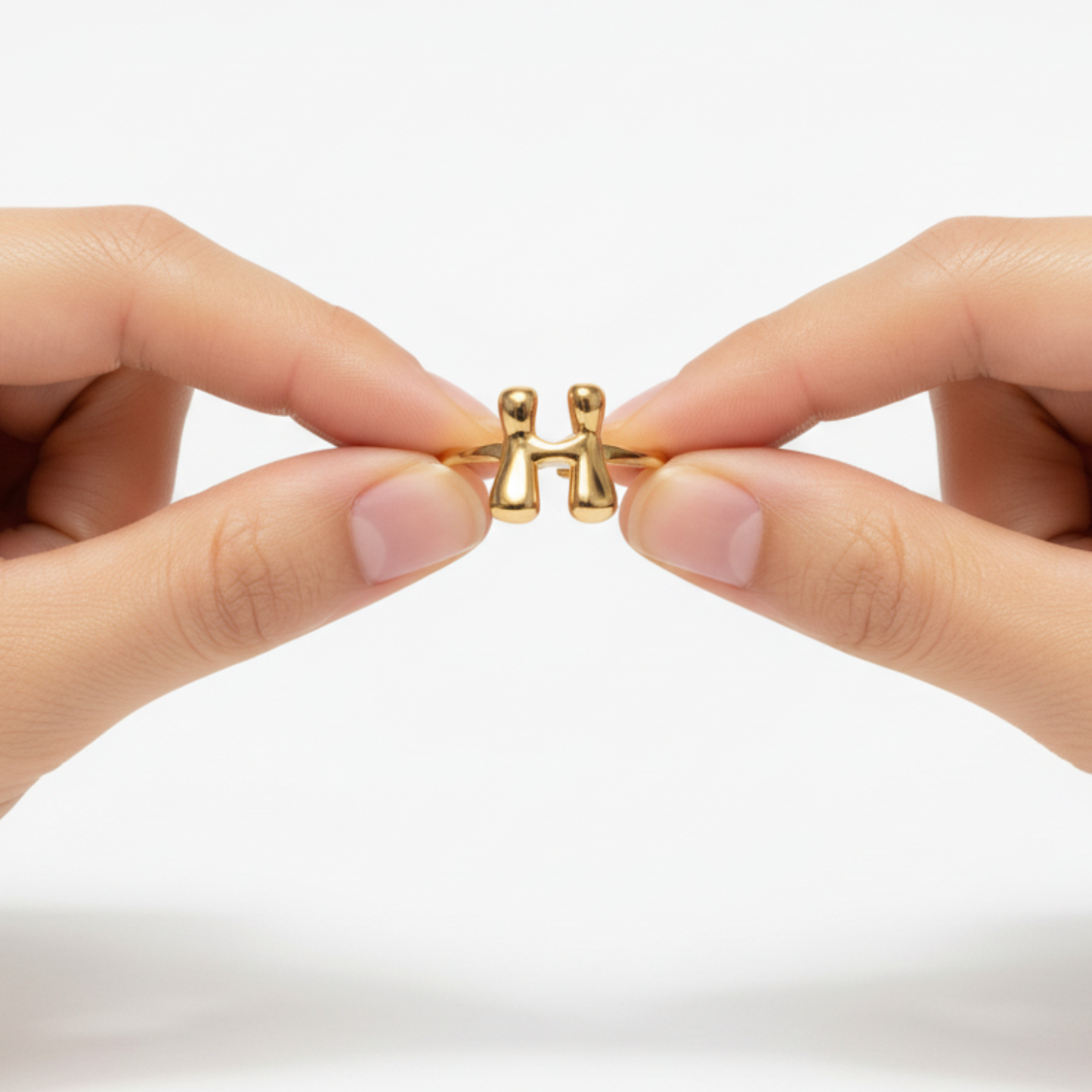 Anel Ajustável com Inicial "Luxe Bubble"