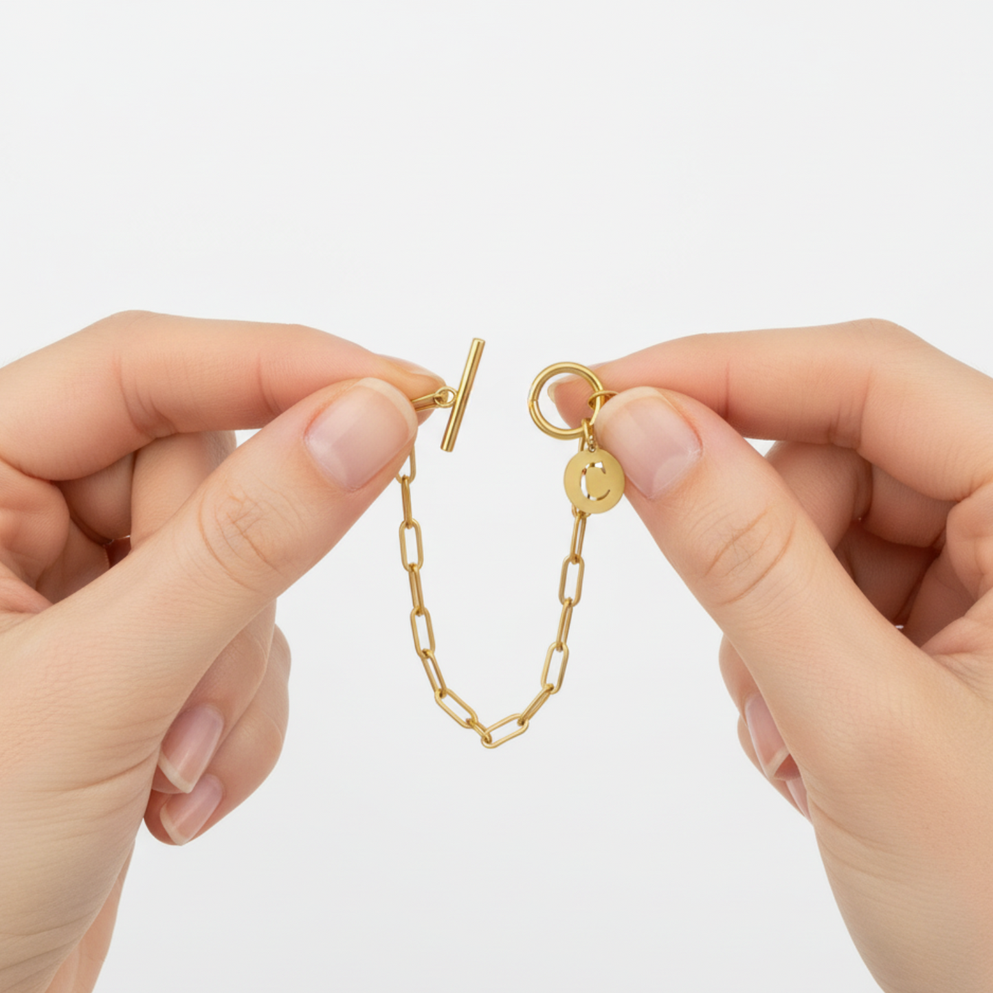 Pulseira Inicial "Chic Charm"