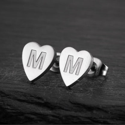 Brincos Initial "Chic Heart"