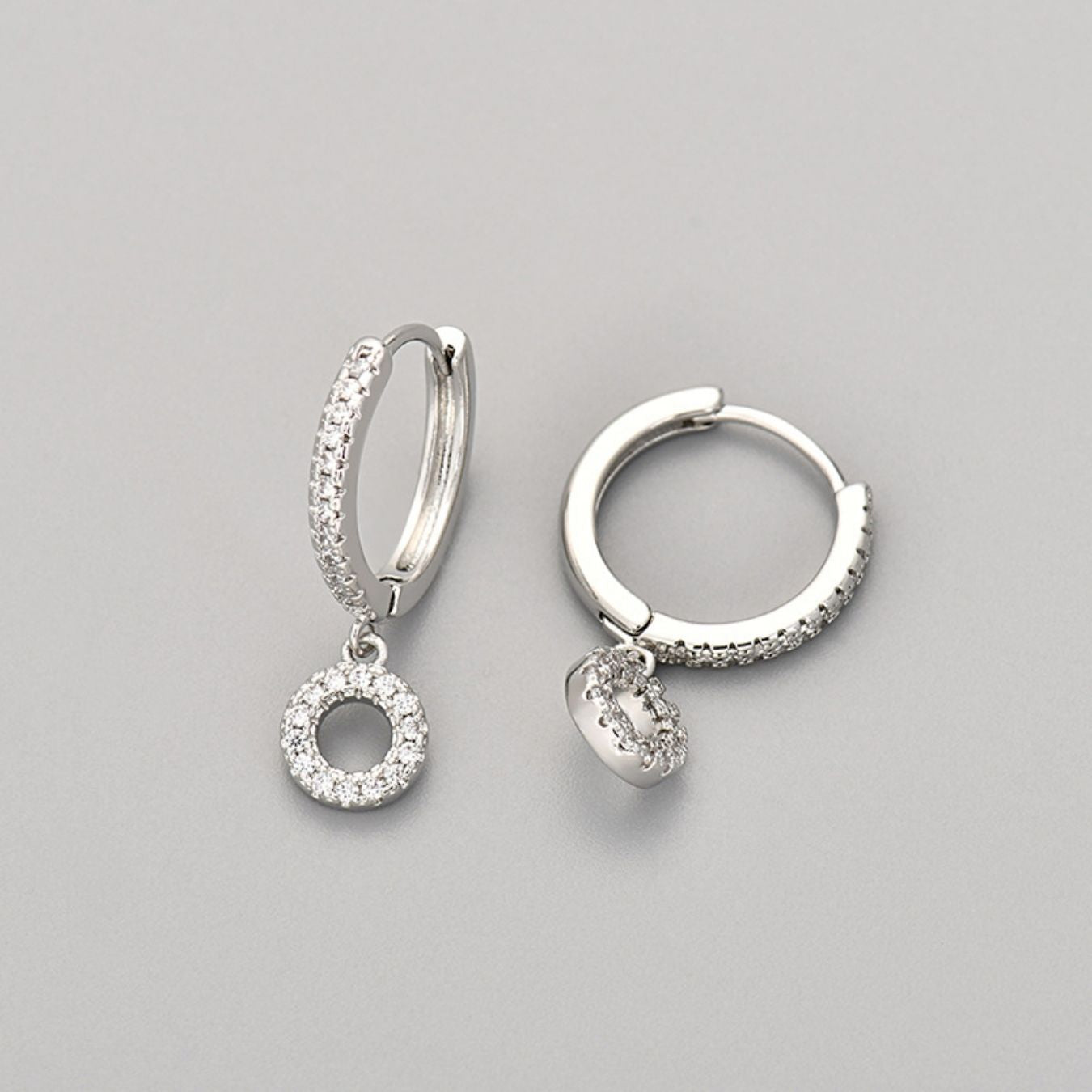 Brincos Initial "Crystal"