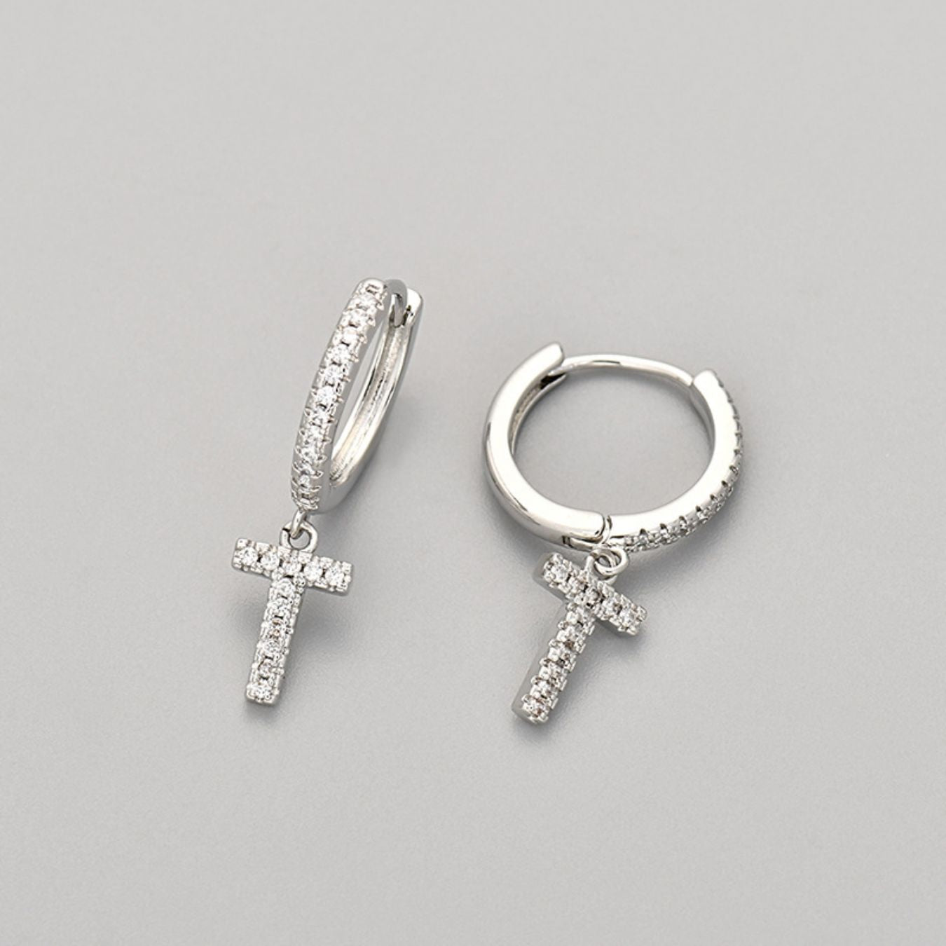 Brincos Initial "Crystal"