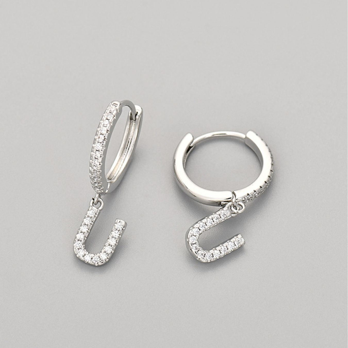 Brincos Initial "Crystal"