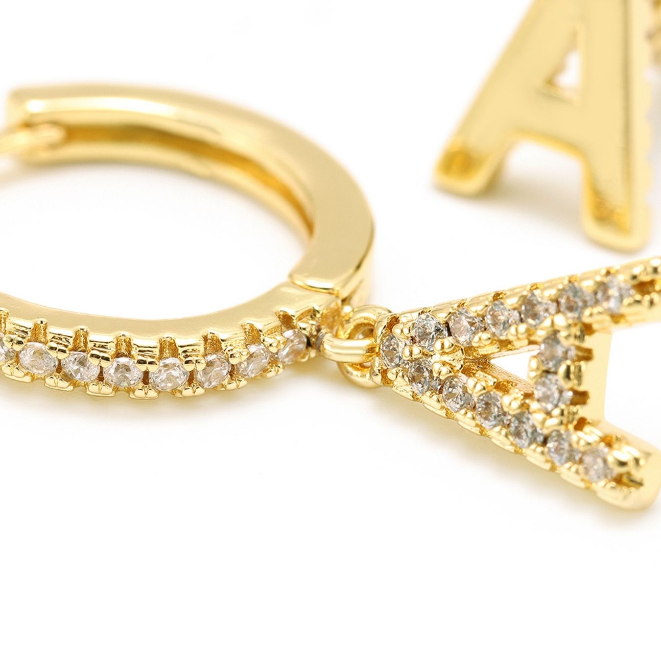 Brincos Initial "Crystal"