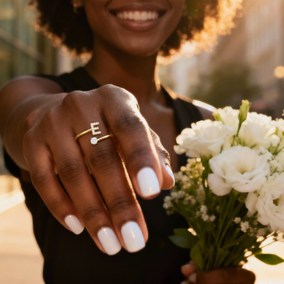 Anel Ajustável com Inicial "Classic"