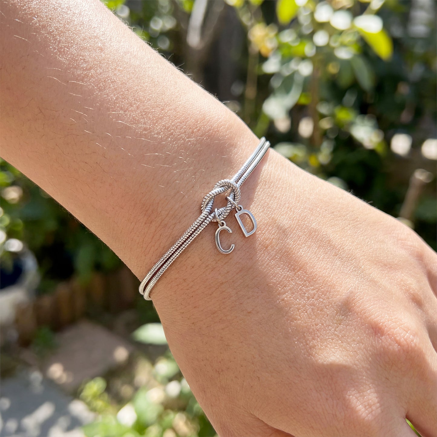 Pulseira de Dupla Inicial "Knot"
